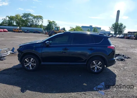 2018 Toyota Rav4 Xle из США, поврежденный, VIN JTMWFREV6JJ166861